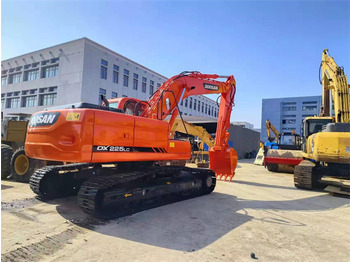 Bandgrävare DOOSAN DX225