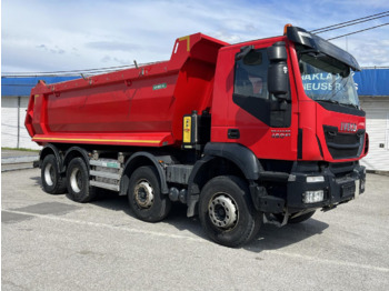 Tippbil lastbil IVECO Trakker