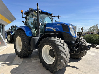 Traktor NEW HOLLAND T7.210