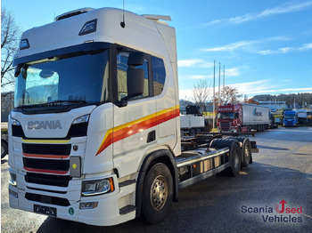 Containerbil/ Växelflak lastbil SCANIA R 450