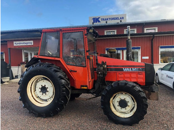 Traktor VALMET