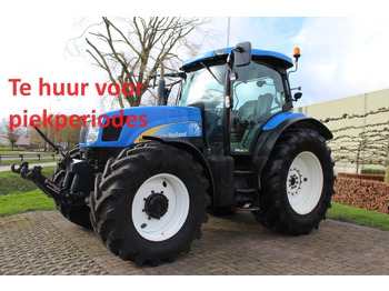 Traktor NEW HOLLAND