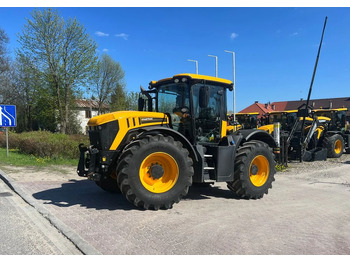 Traktor JCB Fastrac 4220