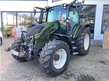 Traktor VALTRA