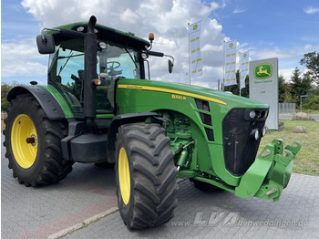 Traktor JOHN DEERE 8320R