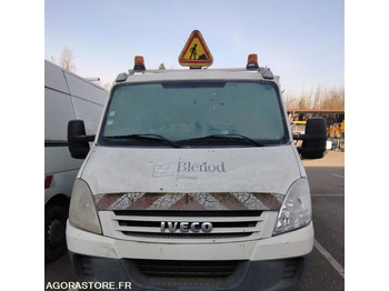 Transportbil med tippflak IVECO Daily 35C15