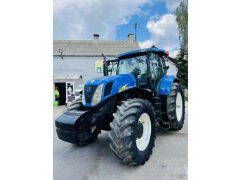 Traktor NEW HOLLAND T7000