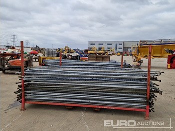 Entreprenadutrustning Stillage of Heras Fencing (2 of): bild 2