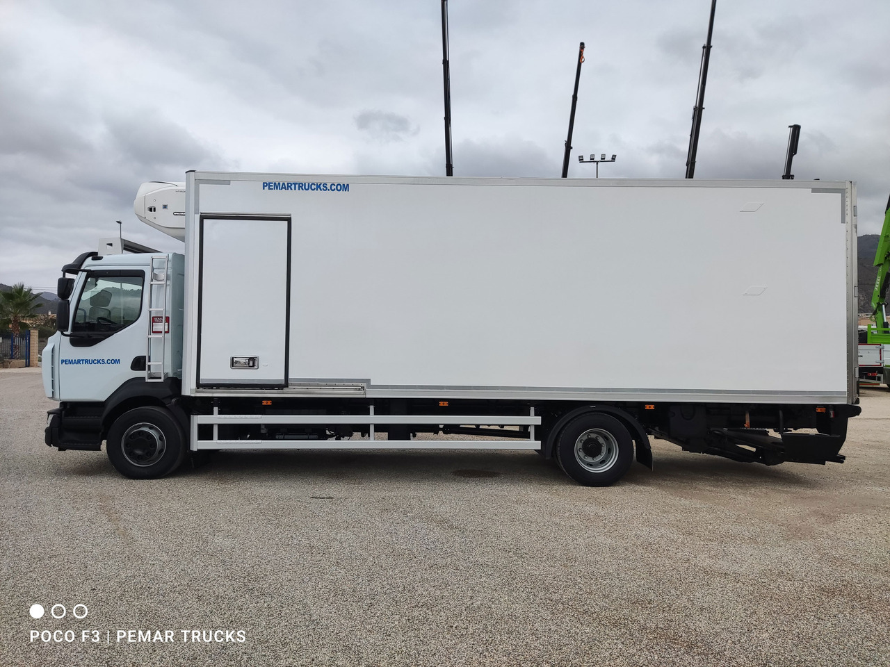 Kylbil lastbil RENAULT MIDLUM D16 240 EURO 6: bild 9