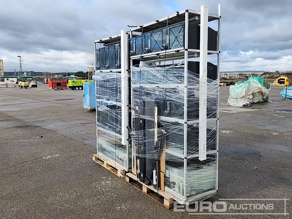 Entreprenadutrustning Pallet of Varios Aquariums (2 of): bild 6