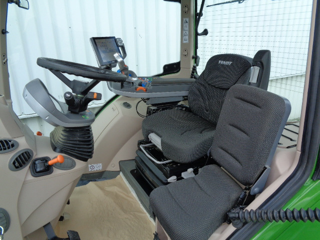 Traktor Fendt 516 Vario S4 ProfiPlus: bild 6