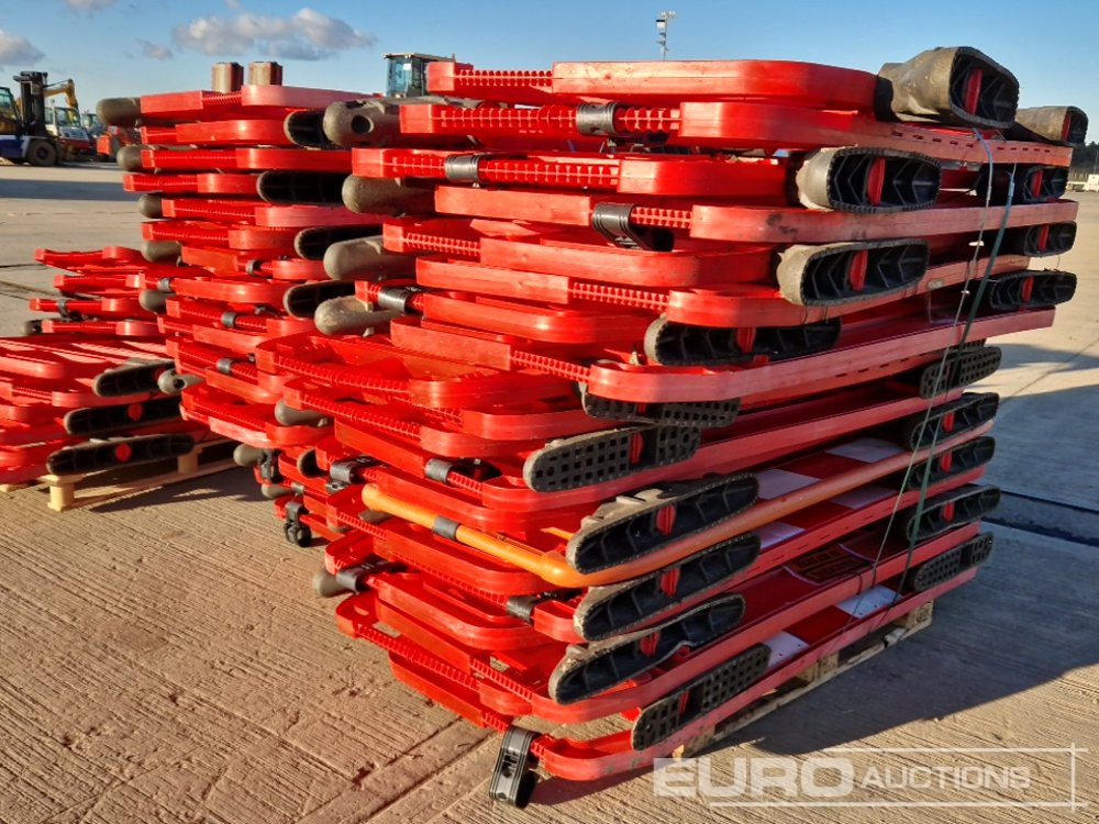 Entreprenadutrustning Pallet of Road Safety Barriers (3 of): bild 13