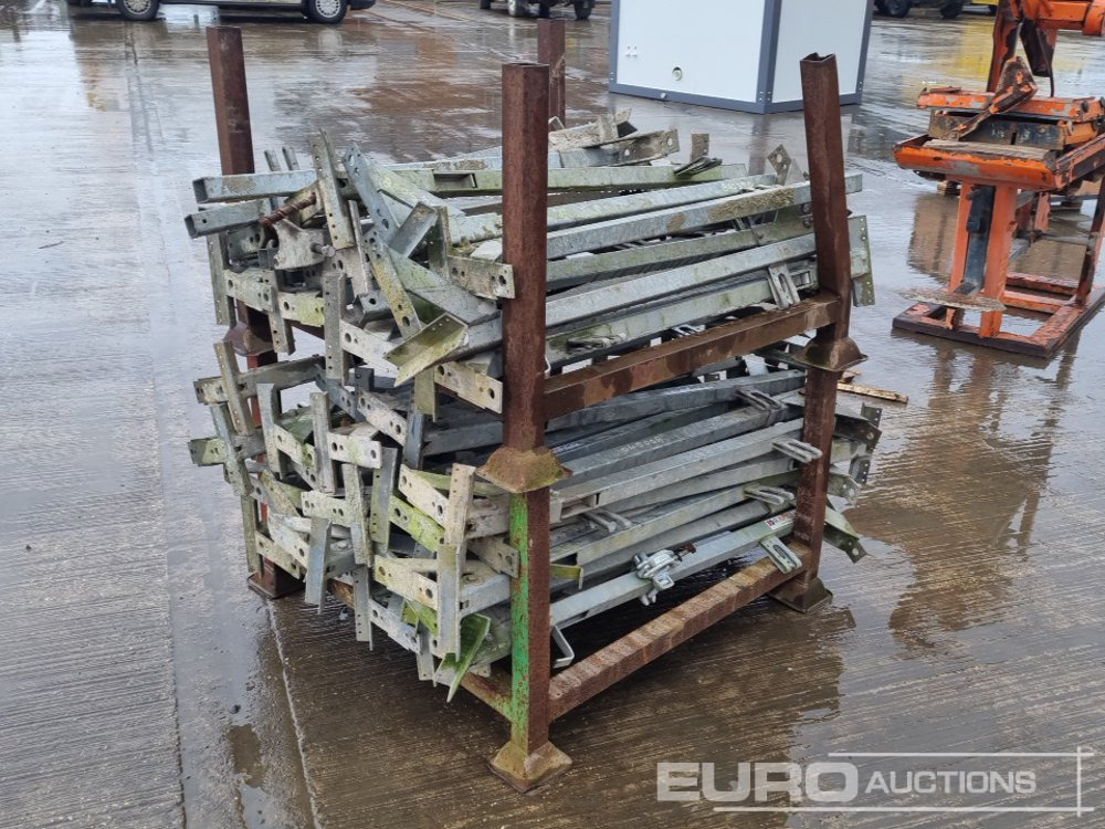 Entreprenadutrustning Stillage of Scaffold Ancor Posts (2 of): bild 6